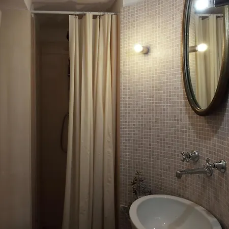 Pietra Rosa Bed & Breakfast *